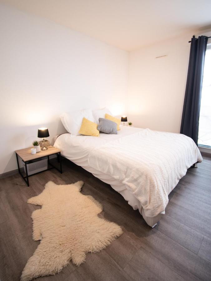 Joli Studio Tout Confort A 2 Pas De La Gare 프와시 외부 사진